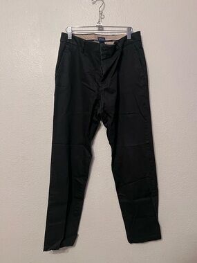 Dockers Black Men’s Straight-Leg Chino Pants